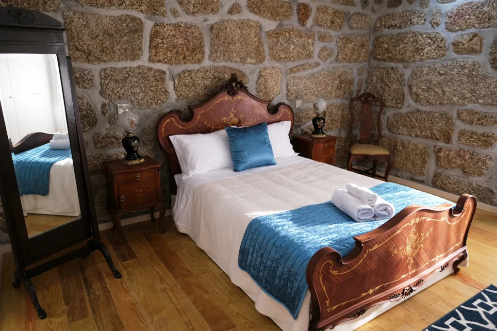 alojamento-local-santo-tirso-casa-do-senhorio-quarto-1-perto-do-geres