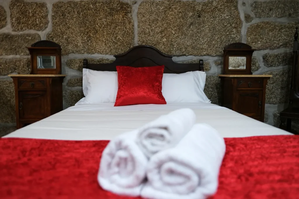 turismo-rural-santo-tirso-casa-das-cortes-quarto-2-vista-frente