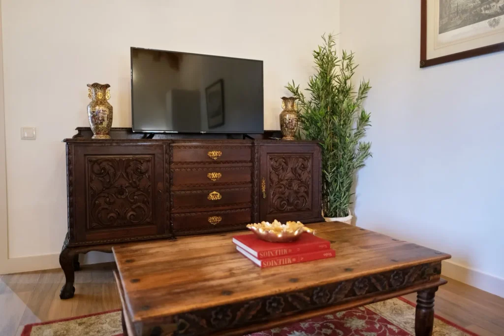 turismo-rural-santo-tirso-casa-do-feitor-sala-de-estar-televisao